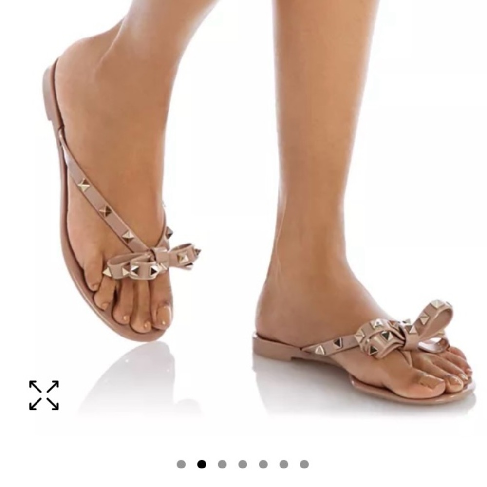 Valentino Garavani
Women's Summer Rockstud PVC Thong Sandals
Poudre